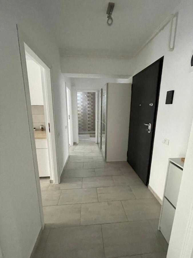 Plaza Luxury Apartment Near Presidential Palace Bukarest Eksteriør billede